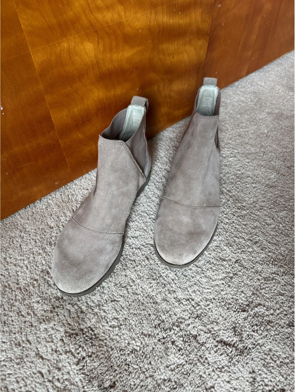 Sorel women’s Harlow Chelsea Boots 8